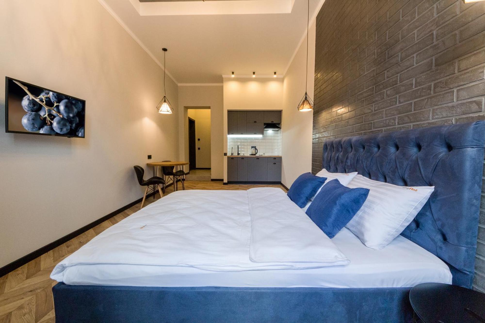 Self Check-In Apartments Maidan Area Kiev Exteriör bild